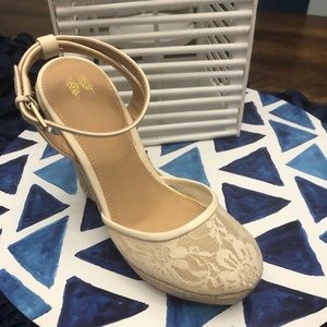 Victoria Secret Cream Wedges